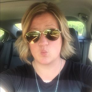 Meet your Posher, Lacey